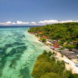 students enjoying island adventures during our embodied yin yoga and traditional chinese medicine course