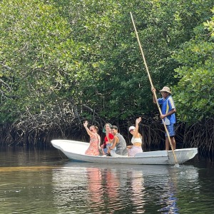 student-downtime-during-our-200-hour-yoga-teacher-training-in-bali