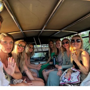 student-in-taxi-enjoying-the-island-during-our-200-hour-yoga-teacher-training-in-bali