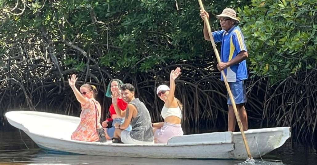 bali-yin-yoga-and-chinese-medicine-teacher-training-bali -2026-beach-lunch-excursion-nusa-lembongan-akira-yoga