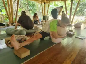 Hip Mobility and Fascia in Functional Yoga Practice